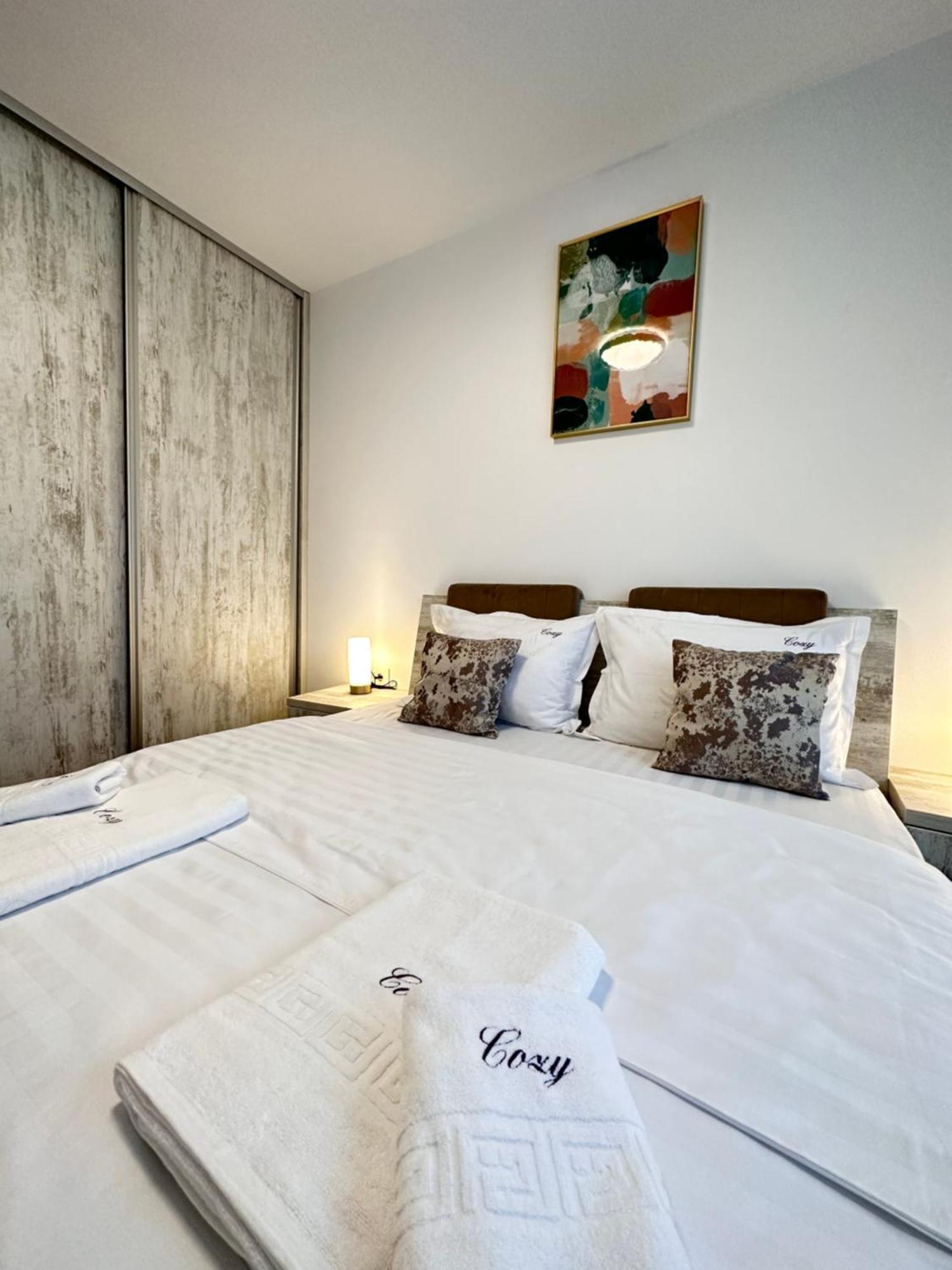 Coresi Mall Exclusive #Collection Apartments & Studios Braşov Exterior foto
